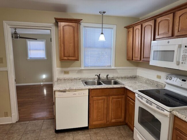 Photo - Charming 2-bedroom home available now in E...