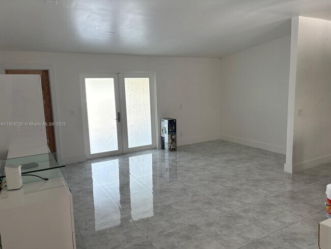 Photo - 13847 Jackson St