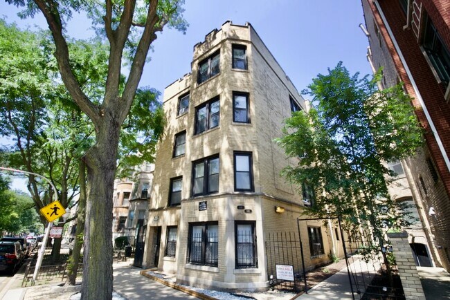 Photo - 646 W Roscoe St Unidad N3 Rental