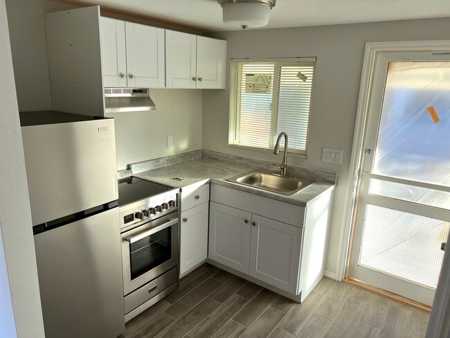 Photo - 441 E Brady St