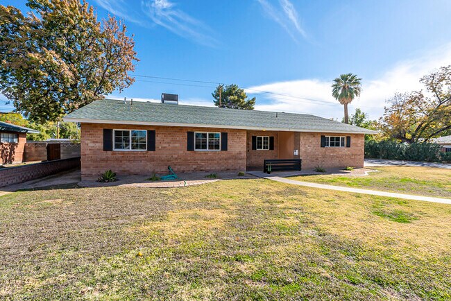 Photo - Beautiful Biltmore 4 Bedroom Home