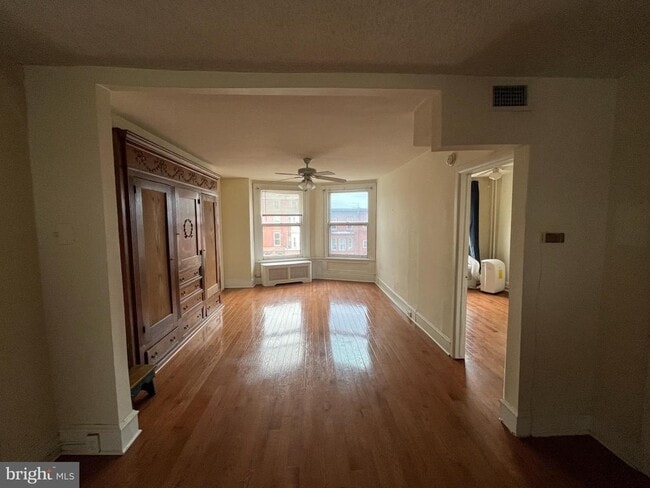Building Photo - 1315 S Broad St Unit 3F Rental
