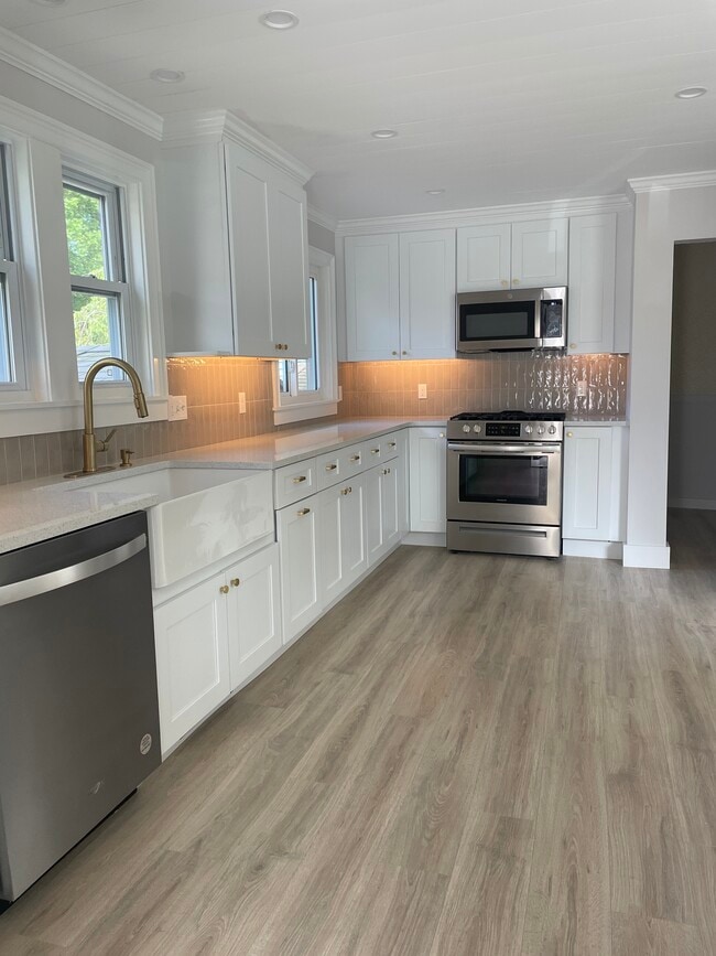 Photo - 241 Bartlett St Unit 1