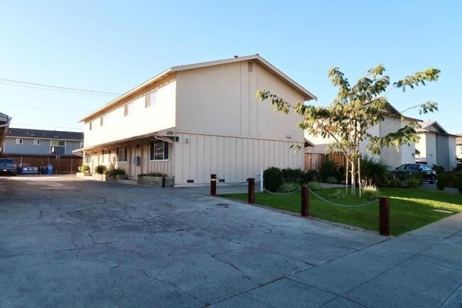 Photo - 1737 Noranda Dr Apartments
