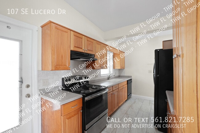 Photo - 107 SE Lucero Dr