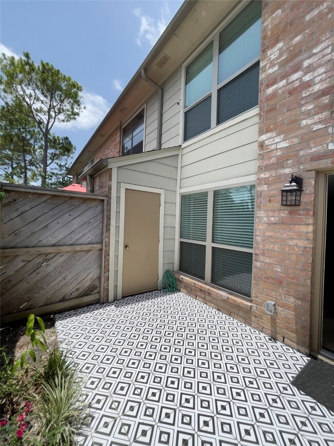 Building Photo - 8801 Hammerly Blvd Unit 1907 Rental