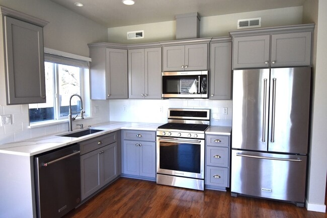 Photo - 556-558 Harrison St. Unit 558 Harrison St