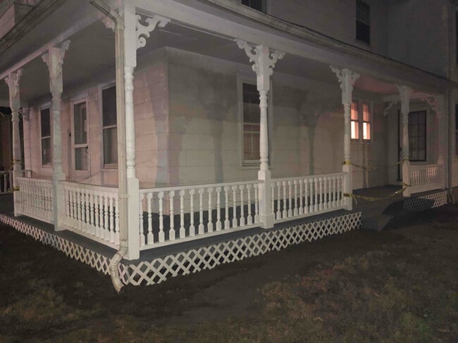 Photo - 657 S Main St Apartment Unit 1