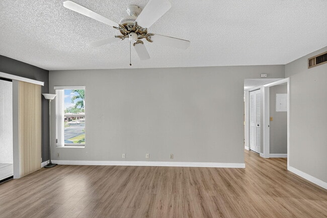 Photo - 805 Sky Pine Way Unit C2