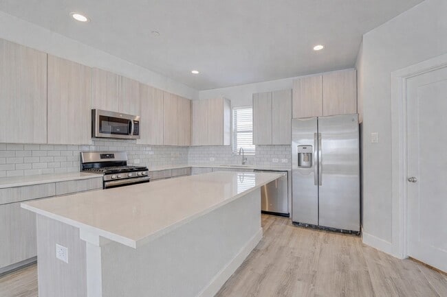 Photo - 389 N Centro Cir