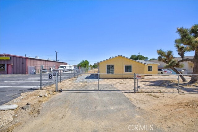 Photo - 15990 Yucca St