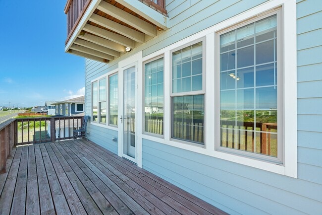 Photo - 1140 Ocean Shores Blvd SW