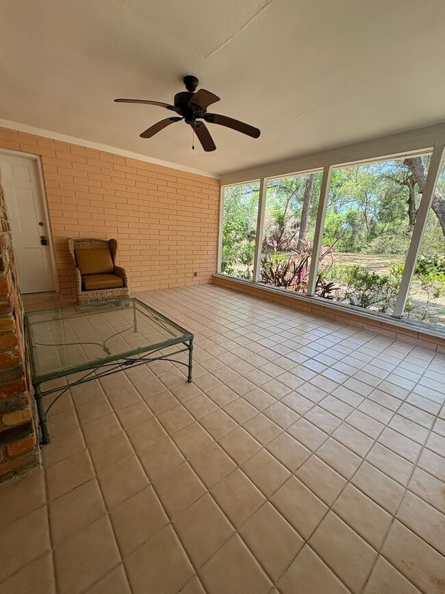 2227 Country Club Rd
