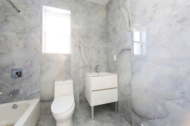 Royale at Highland Park - Royale at Highland Park