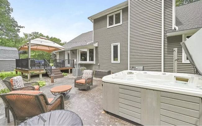 Photo - 2870 Brook Hills Dr