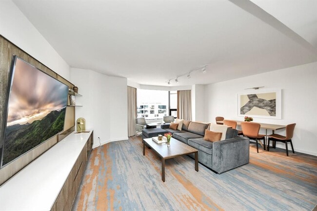 Building Photo - 1300 Lamar St Unit 2512 Rental