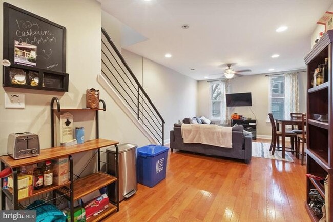 Photo - 1824 Catharine St Unit 1824 Catharine St.