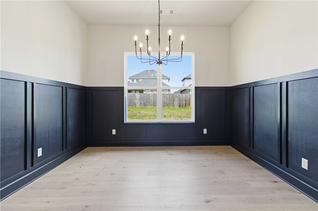 Photo - 1061 Whistler St