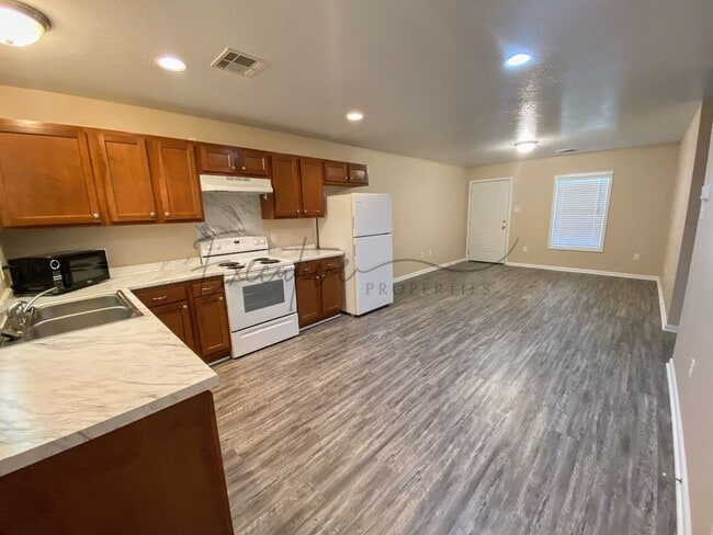 Photo - 308 E 1st St Unit A