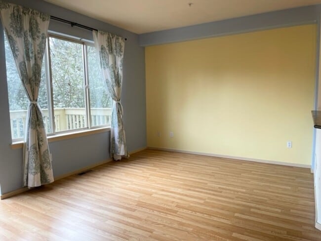 Photo - Beautiful 3 Bed 2.5 Bath Townhome in Talus...