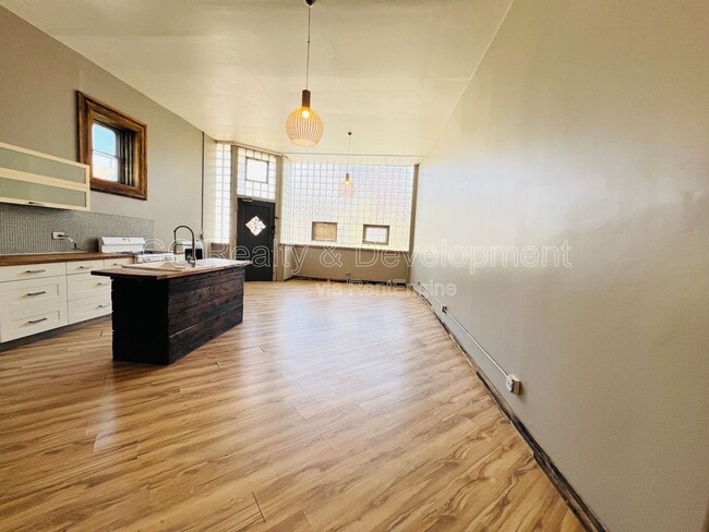 Photo - 3336 S Lituanica Ave Unit 1f