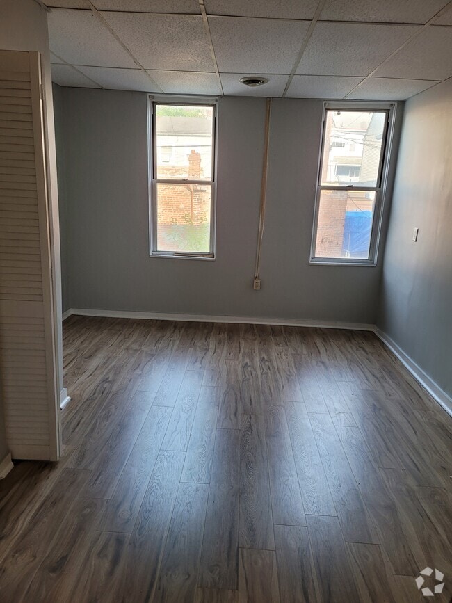 Building Photo - 5148 Butler St Unit 2 Rental