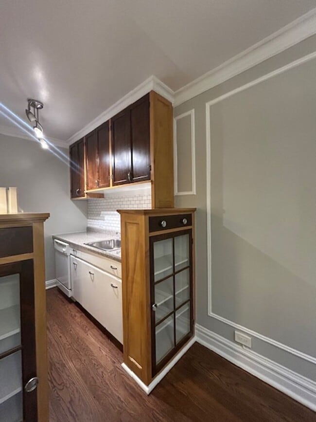 Photo - Edgewater Studio with Heat and Cooking Gas Included ~ No Security Deposit ~ Cat Friendly *ONE MON... Unit 1601-3F