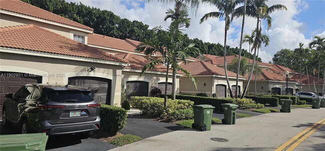 Photo - 1002 Sevilla Cir