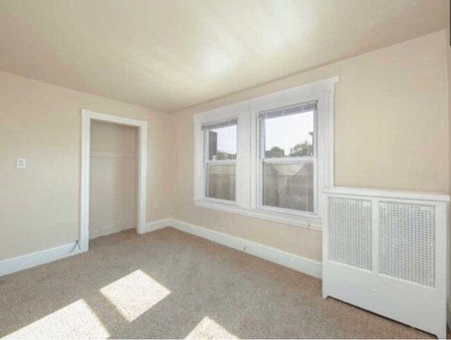 Photo - 104 E Pine St