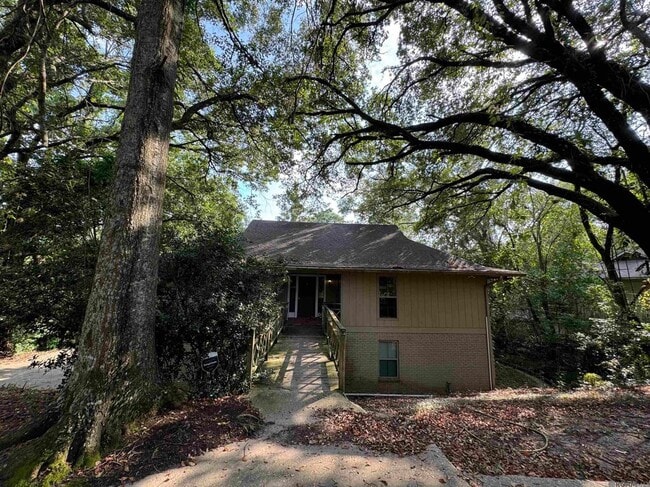 Building Photo - 5650 Highland Rd