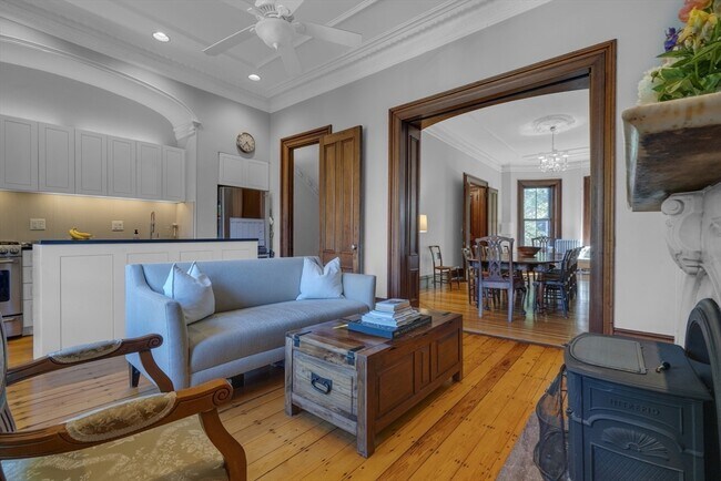 Photo - 19 Braddock Park Unit 2