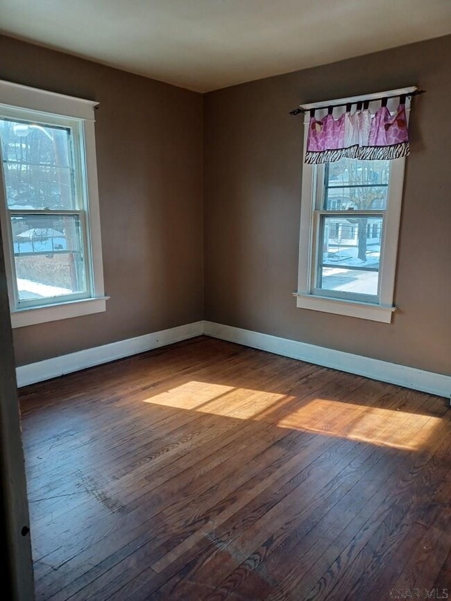 Photo - 214 Barron Ave