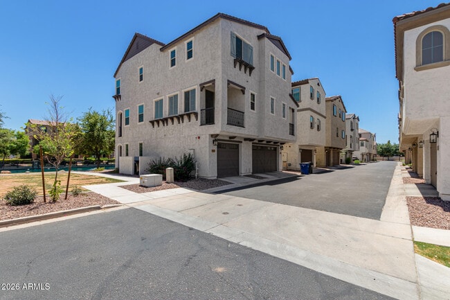 Photo - 1697 E Hampton Ln