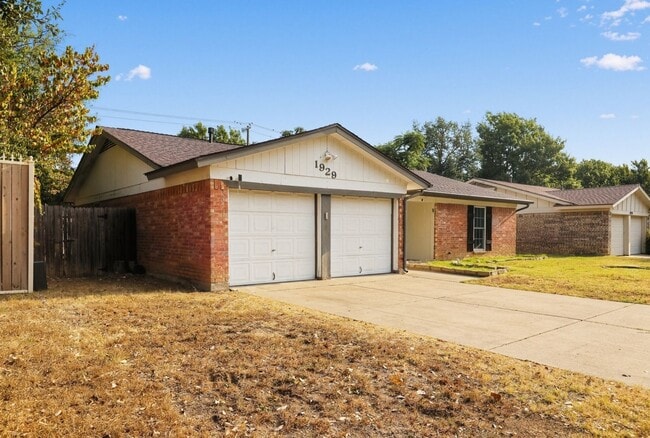 1929 Schumac Ln