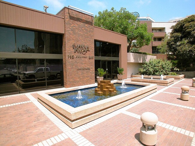 Building Photo - 850 State St Unit 328