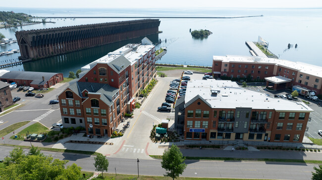 Building Photo - Two Marquette Place Rental