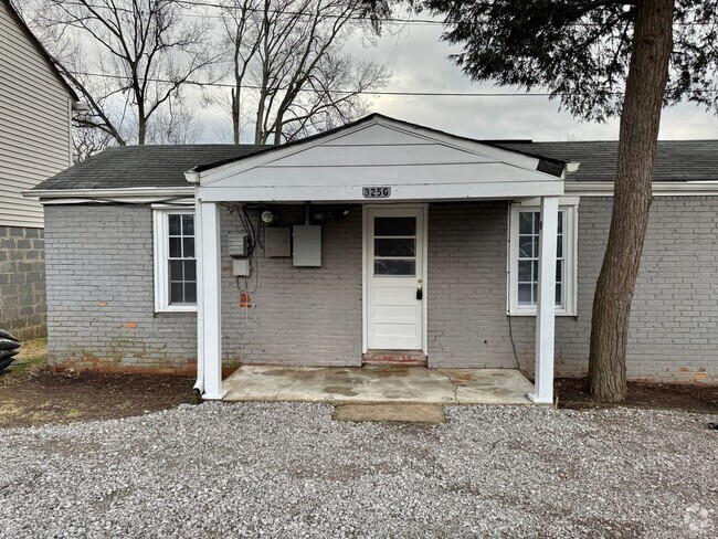 Building Photo - 1 Bed, 1 Bath Home in Sylvan Park