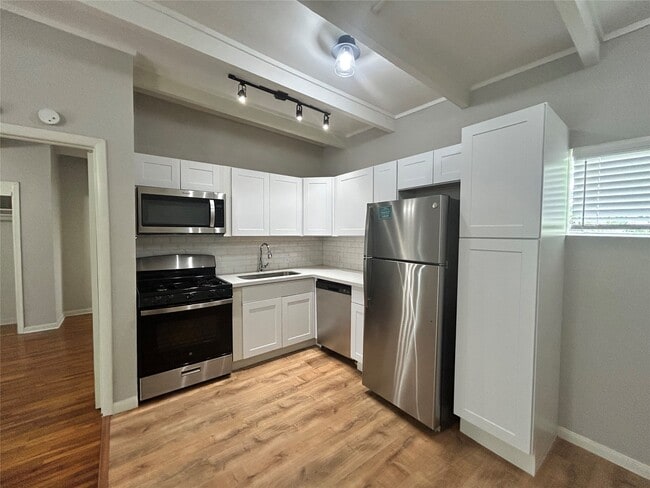 Photo - 219 Marshall St Unidad 215