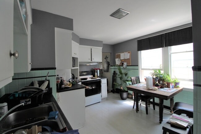 Photo - 2933 N Newhall St Unit A