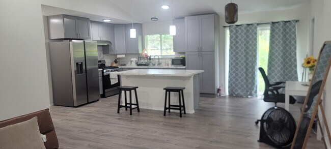 Photo - 16-2063-2063 Azure Rd