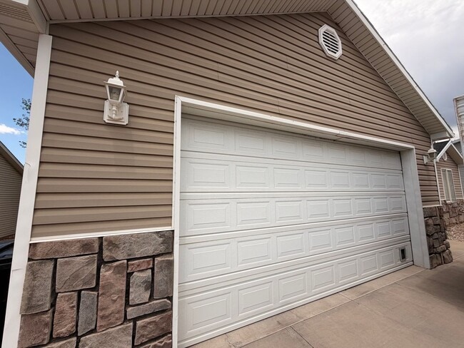 Photo - 434 W 1600 N