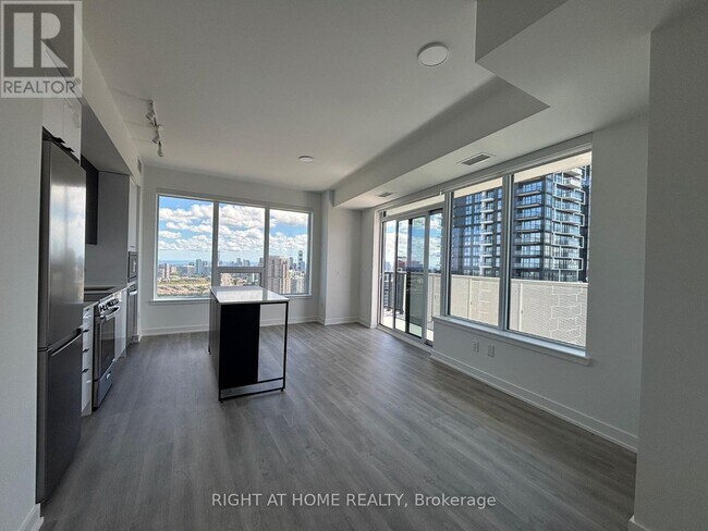 Photo - 5105 Hurontario St Unit 2905