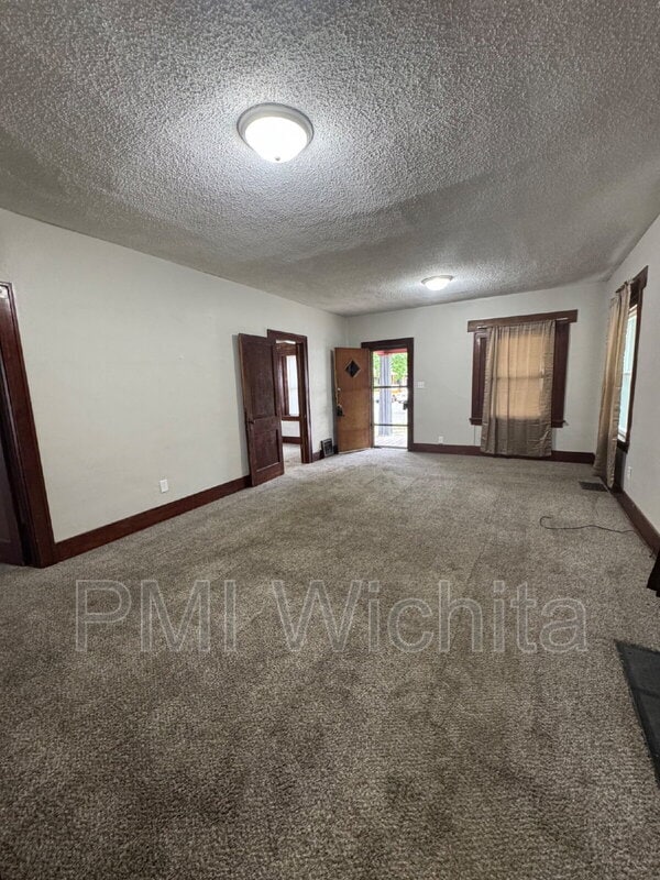 Photo - 1937 N Fairview Ave