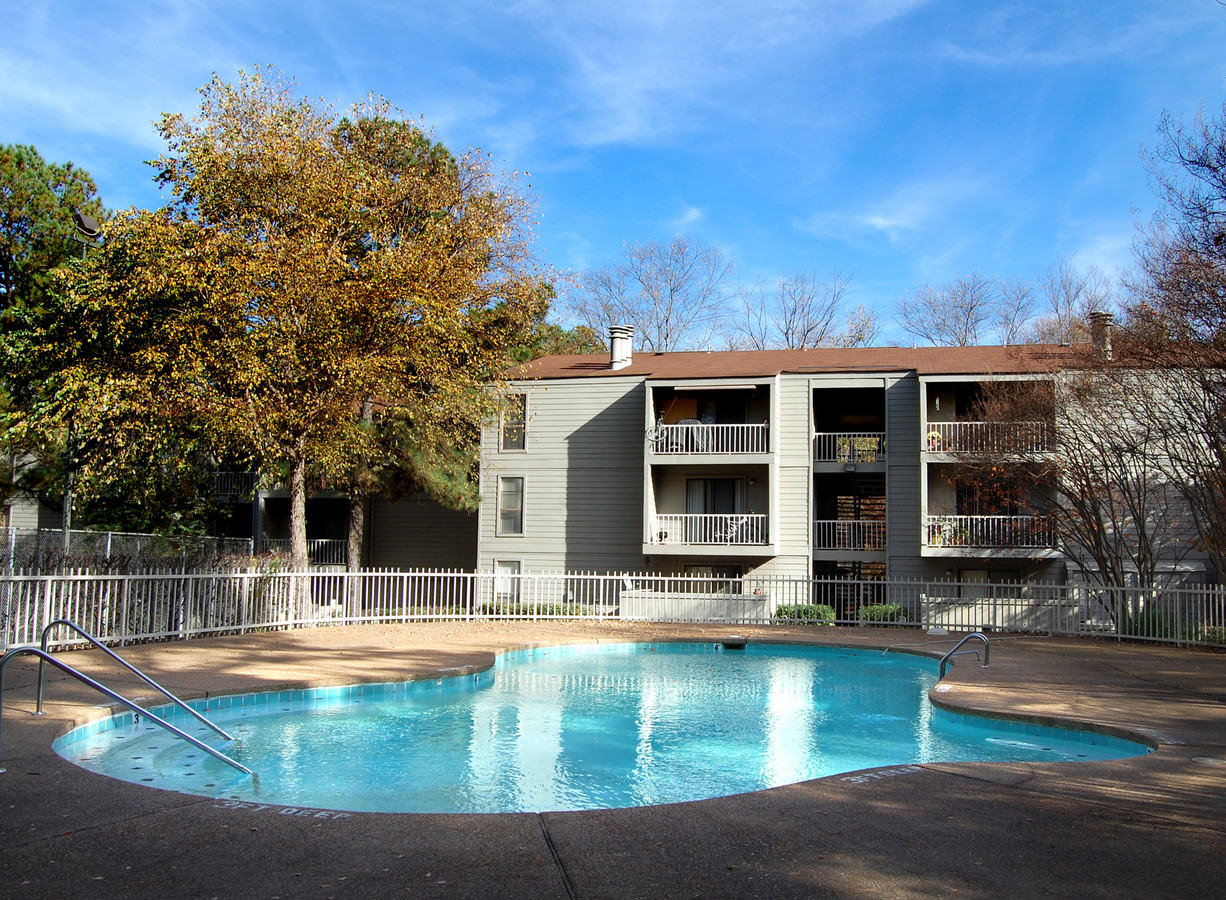 Poplar Pines and Poplar Pines West - Poplar Pines and Poplar Pines West Apartments