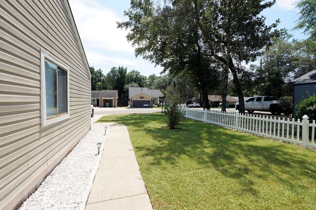 Photo - 104 Cedar Ridge Way
