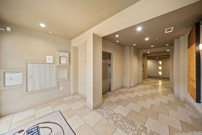 7342 Oak Manor Dr