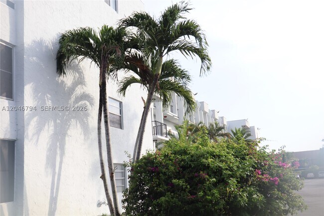 Photo - 3000 Sunrise Lakes Blvd Unit 303