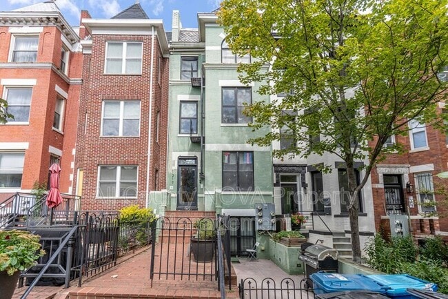 Building Photo - 1317 Harvard St NW