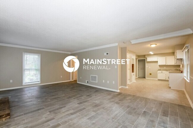 Photo - 3 Bedroom Pet-Friendly Home in Charlotte, NC with Main Street Renewal