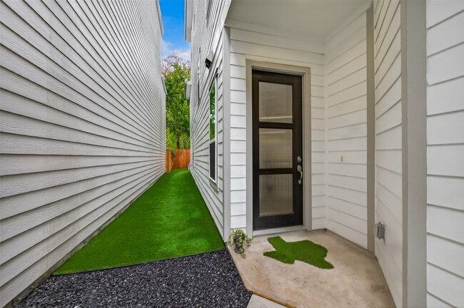 Photo - 1027 Gross St